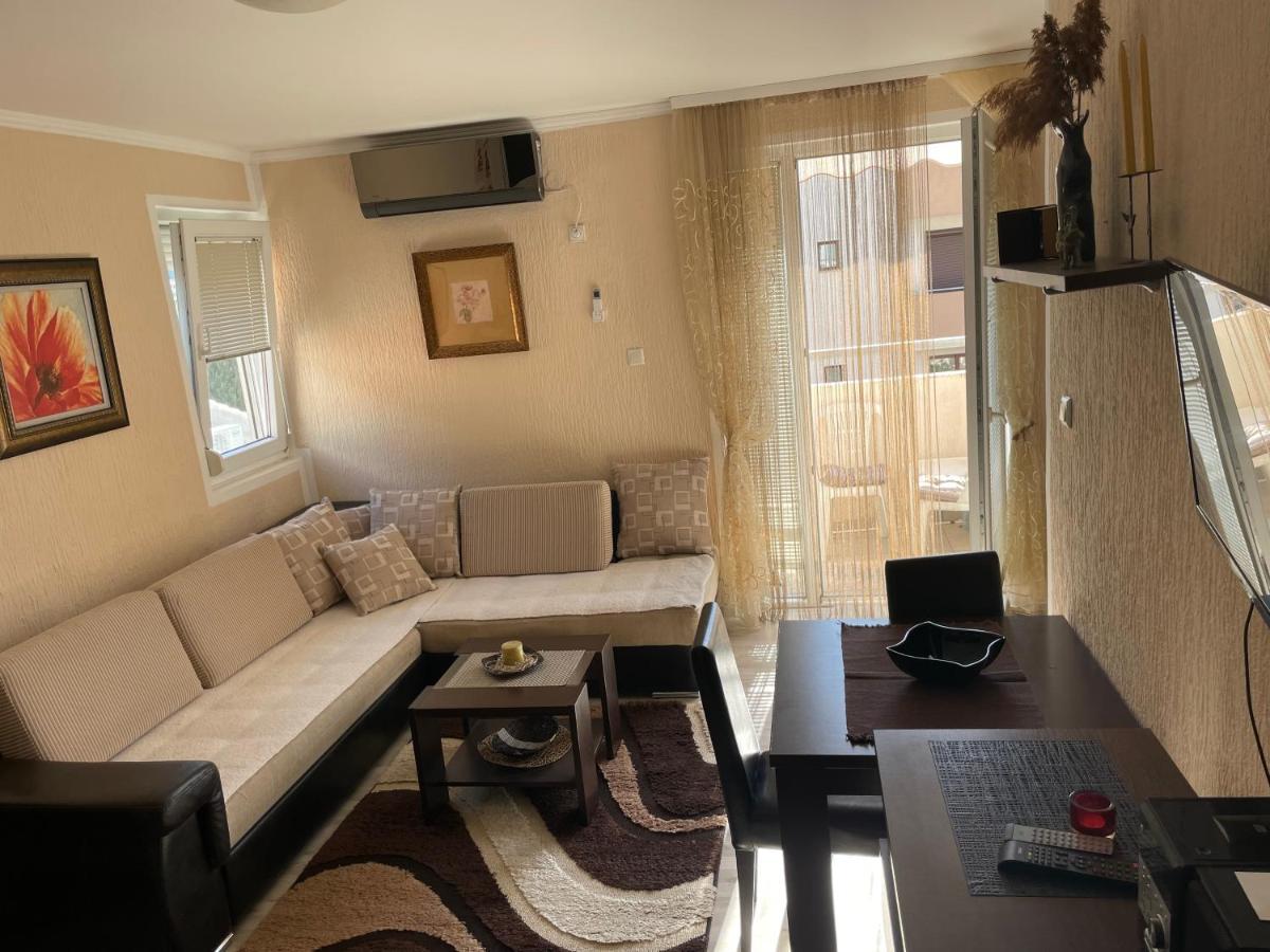 Studio Apartment For Rent In Будва Экстерьер фото