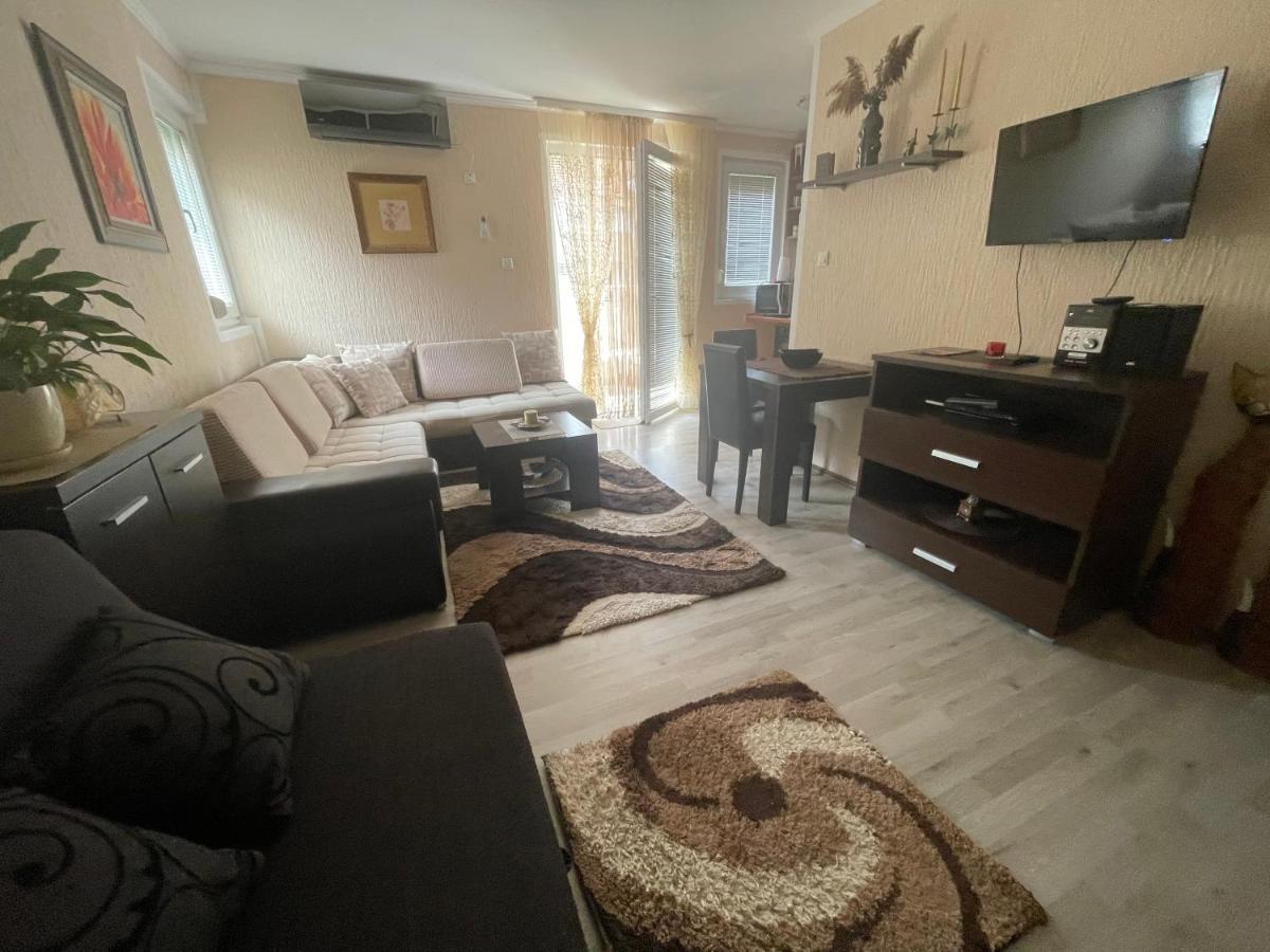 Studio Apartment For Rent In Будва Экстерьер фото